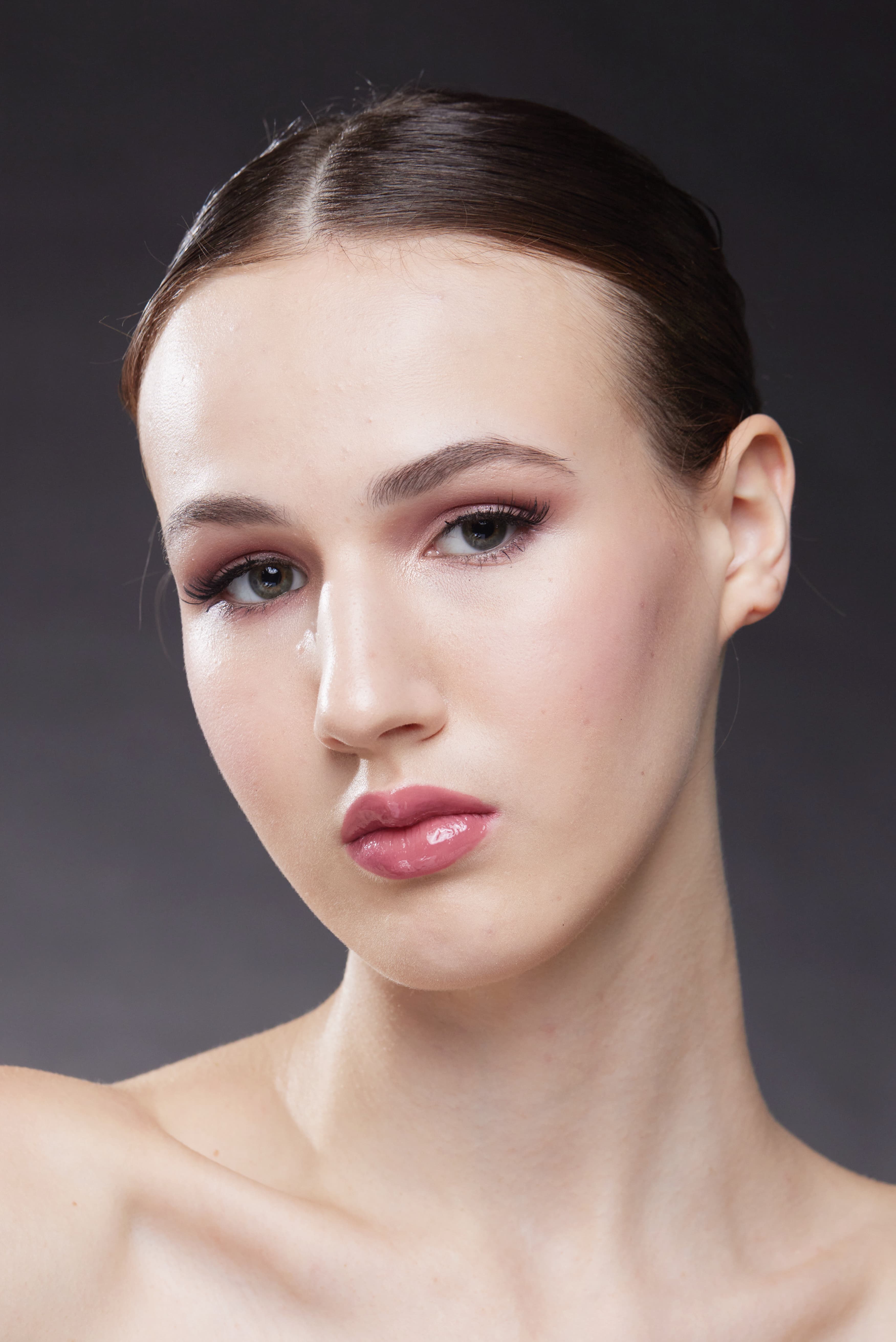 Signature bridal makeup look by Faces by Sakshi